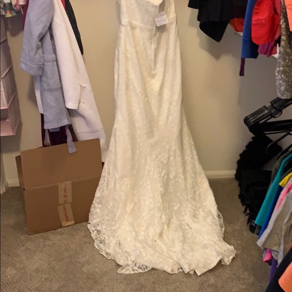 Wedding dress - Picture 4 of 6